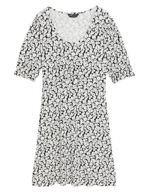 marksandspencer_SS23_T42_4842_zerzejove mini saty s kratkym rukavem_kvety_cerna_899Kc.jpg